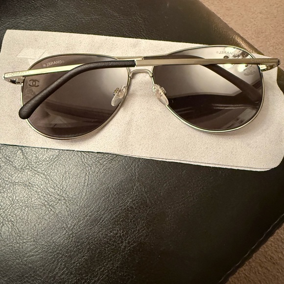 New Authentic Chanel Black gray Pilot Sunglasses $600 4189 T-Q - Picture 6 of 14